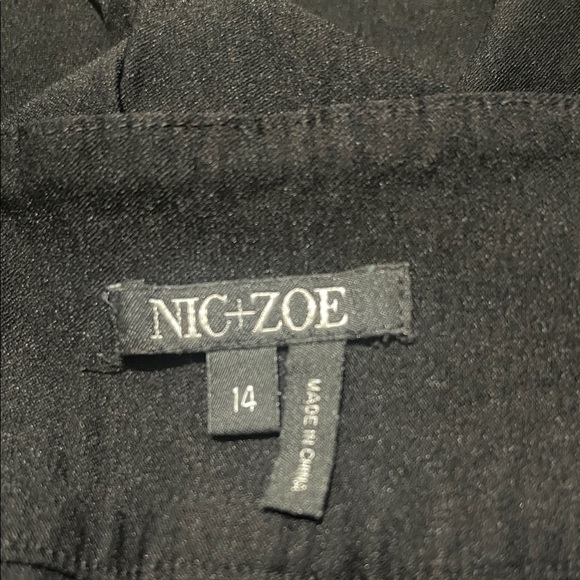 Nic and Zoe pull up stretch - Picture 2 of 4